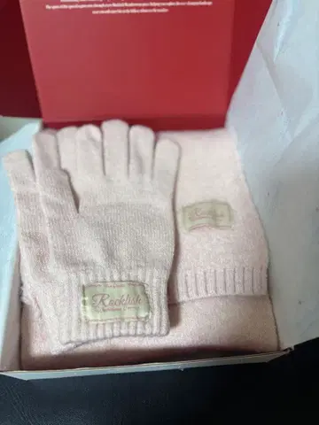 Rockfish 핑크 장갑과 스카프 세트