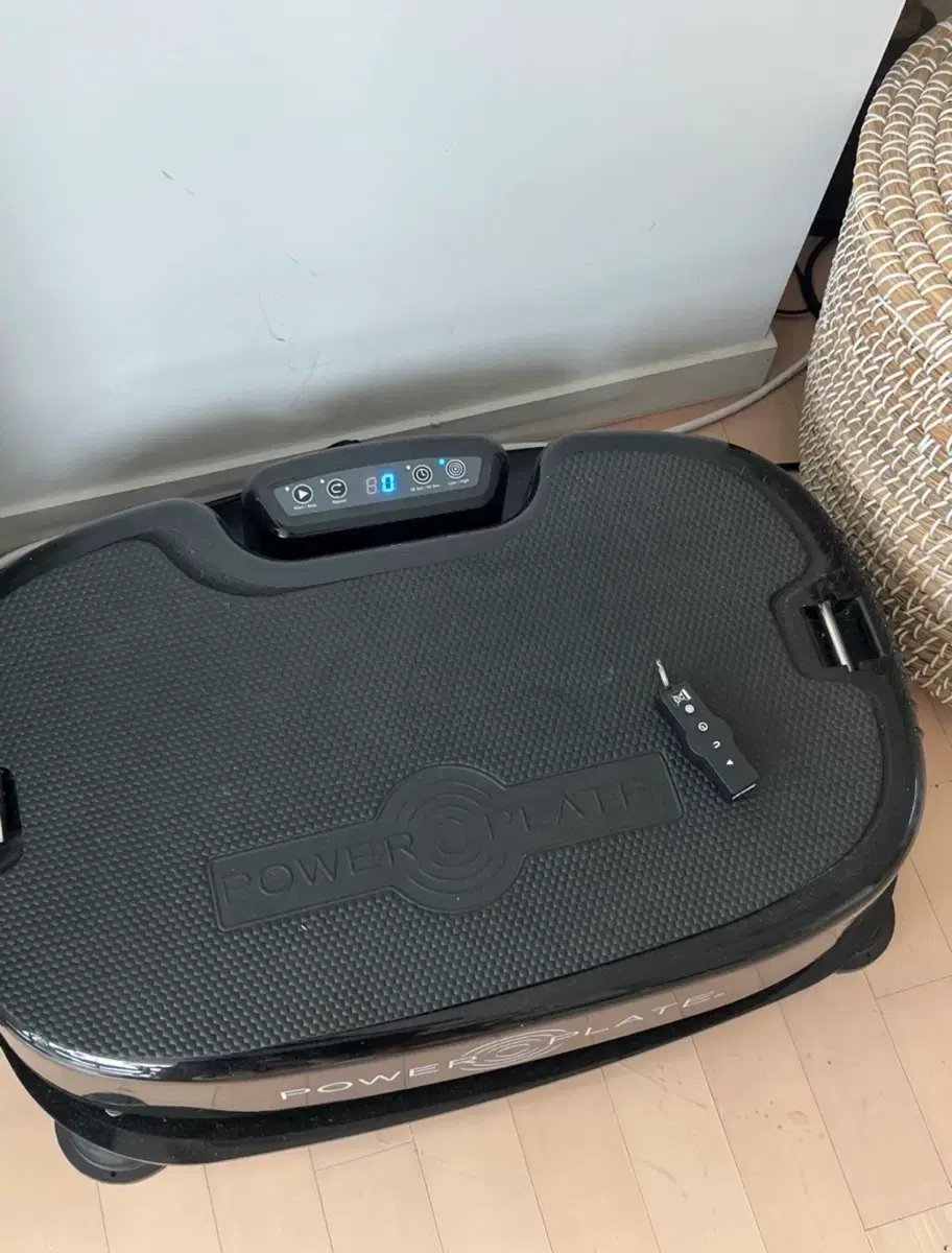 Power Plate Vibration Exercise Machine