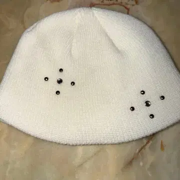 SETUPEX 비즈 포함 화이트 니트 모자