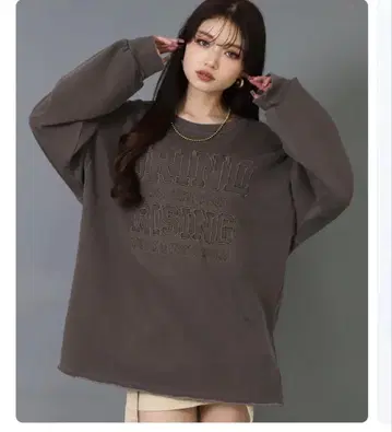 ANAP 피그먼트 자수 맨투맨 풀오버