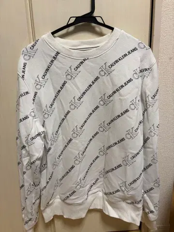 CALVIN KLEIN JEANS 로고 맨투맨