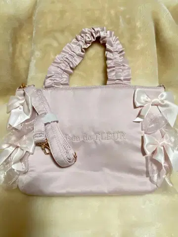 Maison de FLEUR 프릴 핸들 숄더백