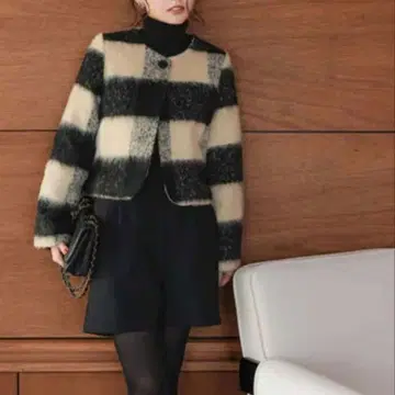 고베 레터스 크롭 코트 베이지 체크 노카라