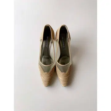 Used 누디 새틴 코드 자수 x 메쉬 레트로 펌프스