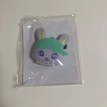 지오참 치마타 인형 배지