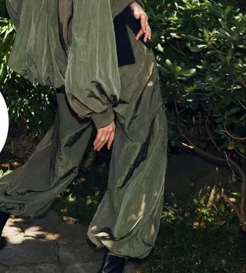 OMMO 벌룬 개더 팬츠 un3d