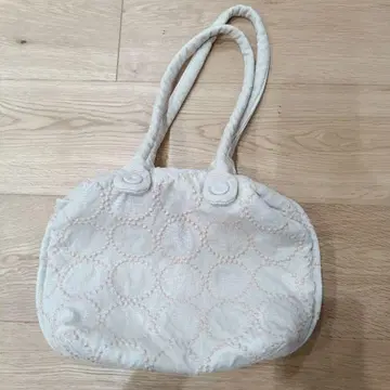 미나 페르호넨 백