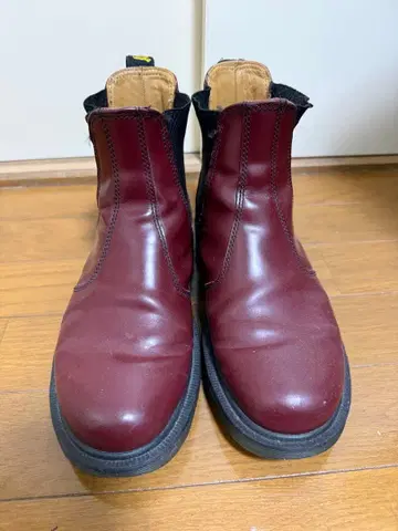 닥터마틴 버건디 사이드 고어 부츠