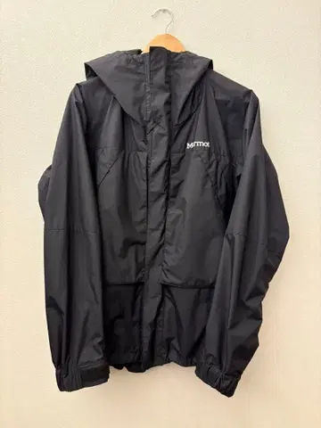 Marmot x atmos 마운틴 파카 BLACK