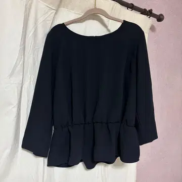 새상품급 네이비 페플럼 스타일 블라우스 팬츠 셋업 졸업식 입학식