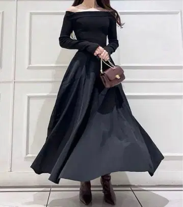 스나이델 오프숄더 도킹 원피스 블랙