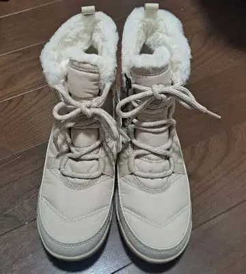 SOREL 베이지 숏부츠