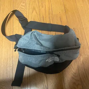 THE NORTH FACE 바디백 그레이
