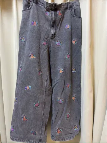 PUNYUS 자수 디자인 데님