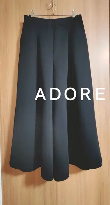 [ 3회 착용 ] 약 4만 엔 ADORE 와이드 팬츠 블랙 일본제