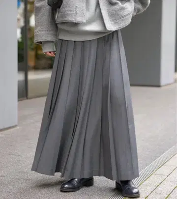 그레이 플리츠 롱 스커트