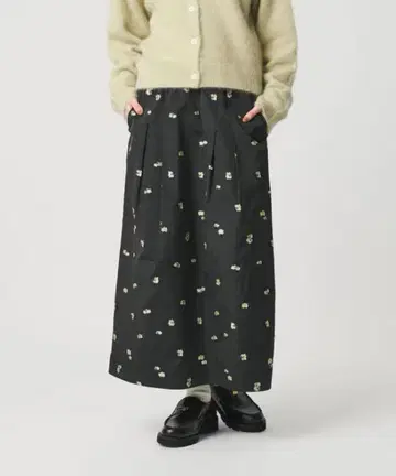 새상품 BEAUTY&YOUTH 플라워 자카드 스커트 워셔블 S