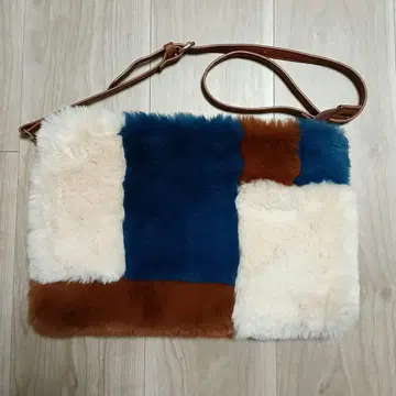 OZOC 퍼 소재 클러치백 다색 사용 스트랩 탈부착 가능