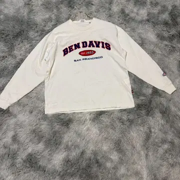 [벤데이비스] (S) 와펜풍 입체 프린트 티셔츠 크루넥 긴팔