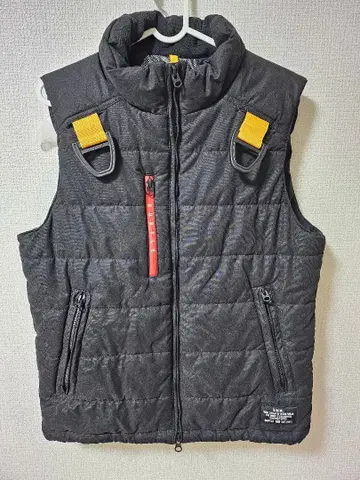 BURTLE 블랙 다운 베스트 M