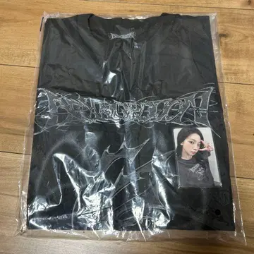 [ 미개봉 새상품 ] aespa Armageddon t셔츠 카리나 MD