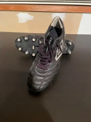 엄브로 악셀러레이터 SG 교체형 스파이크