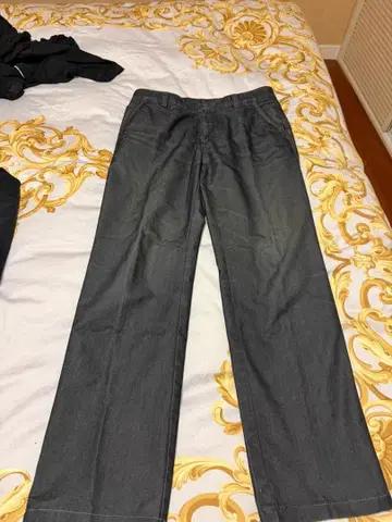 다크 그레이 슬랙스 스트레이트 핏