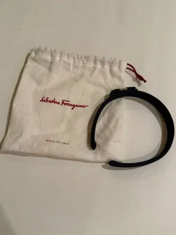 [미사용에 가까운] Ferragamo 페라가모 머리띠 네이비