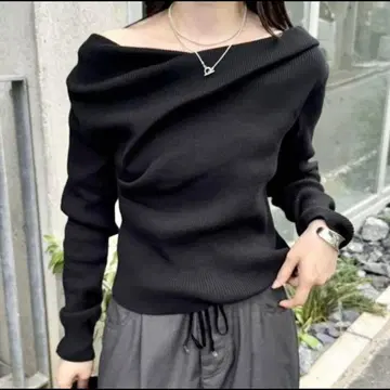 mystic 오프숄더 리브 니트 블랙