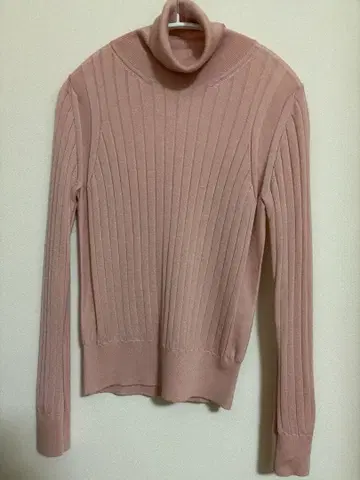 SLOANE 리브 터틀넥 스웨터 핑크