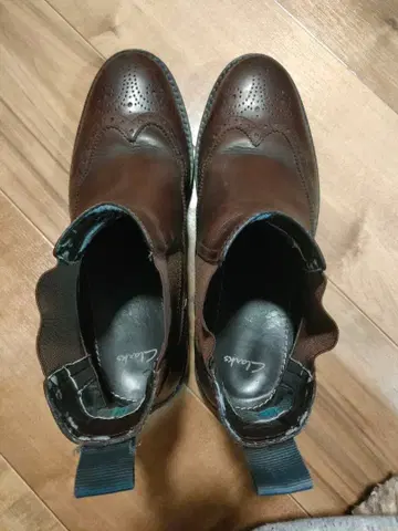 Clarks 남성용 브라운 사이드 고어 부츠