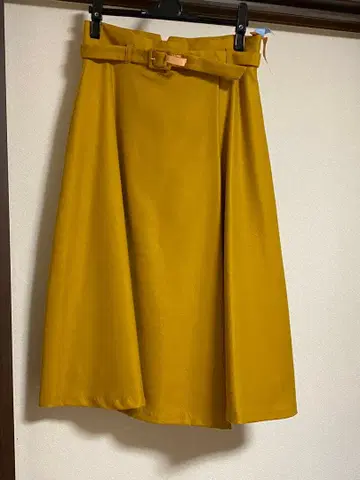 ANAYI 머스타드 플레어 스커트 벨트 포함