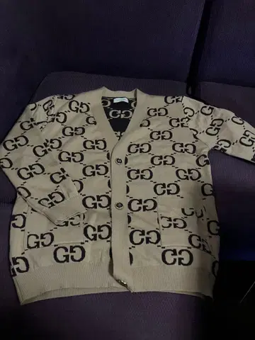 GG 로고 프린트 가디건 L 사이즈