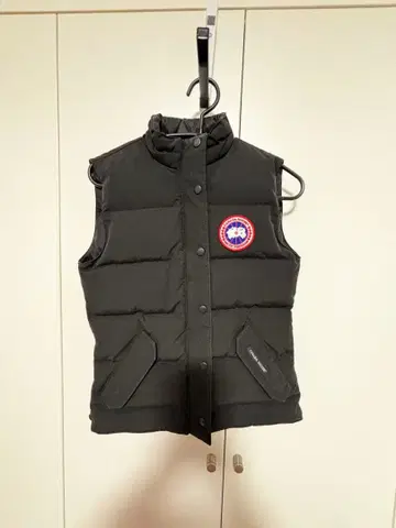 Canada Goose 블랙 다운 베스트 XS