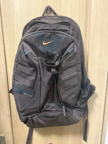 나이키 MAXAIR 백팩 브라운 블랙 찢김 있음