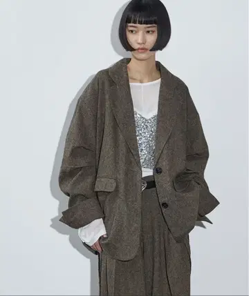 THE YOn 턱 슬리브 트위드 테일러드 자켓