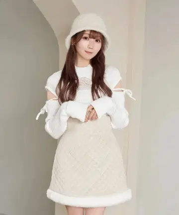 cut out lace point knit tops [ white ]