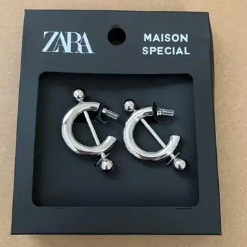 ZARA x MAISON SPECIAL 후프 귀걸이