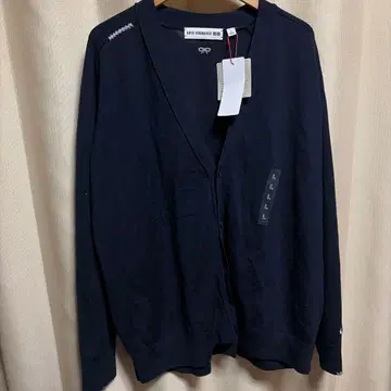 택 포함 유니클로 안야 힌드마치 콜라보 가디건