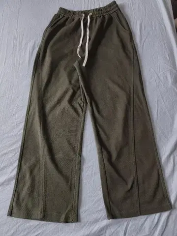 올리브색 메쉬 와이드 팬츠