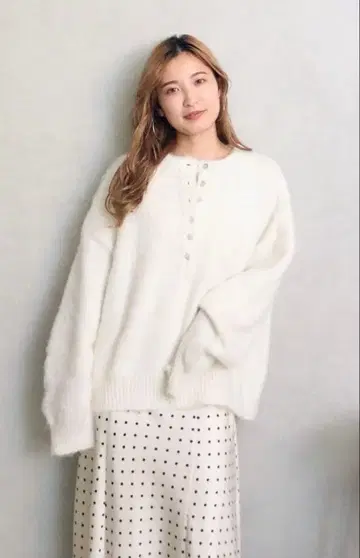 ungrid 헨리넥 기모 루즈 니트