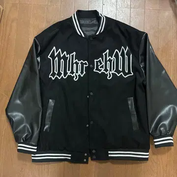 바시티 자켓 XL 블랙 프론트 디자인