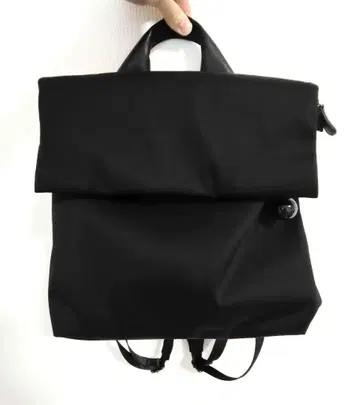 ear PAPILLONNER 이아파피요네 볼 플랩 백팩 블랙