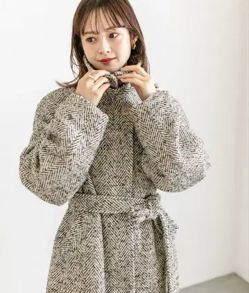 mystic 허리 벨트 포함 하이넥 코트