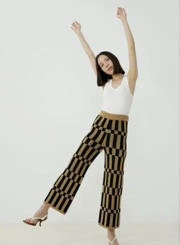 [ 새상품급 ] 체크 무늬 니트 팬츠 [ KNITCIRCLE ]