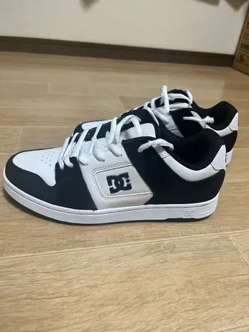 DC 스니커즈 화이트/블랙