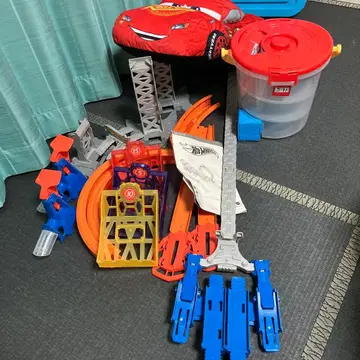 핫 휠 루프대 토미카 나오는 양동이