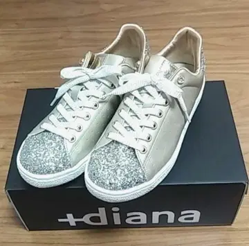 +diana 스니커즈 23.5cm