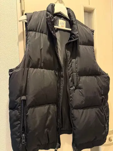 GAP 블랙 다운 베스트