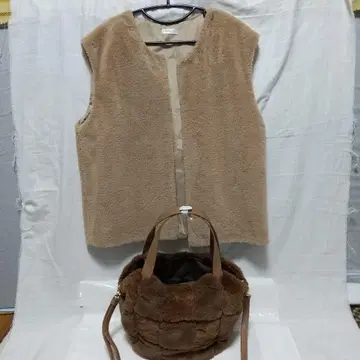 새상품급 인조 모피 베스트 & 퍼 토트백 (베이지 계열) 2세트